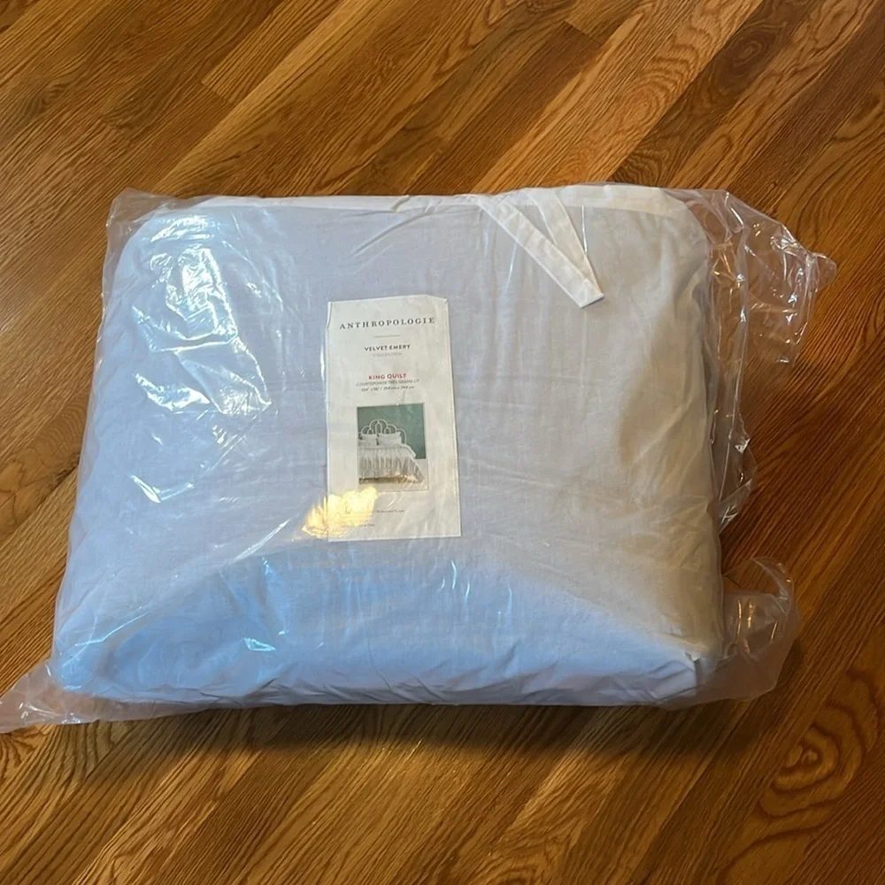 Anthropologie Velvet Emery Quilt Size King NWT